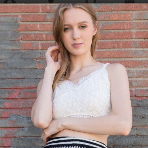 🎉2 for $25🎉 POL - Lace Cropped Camisole Top/Bralette in White. NWT! - Picture 4 of 13